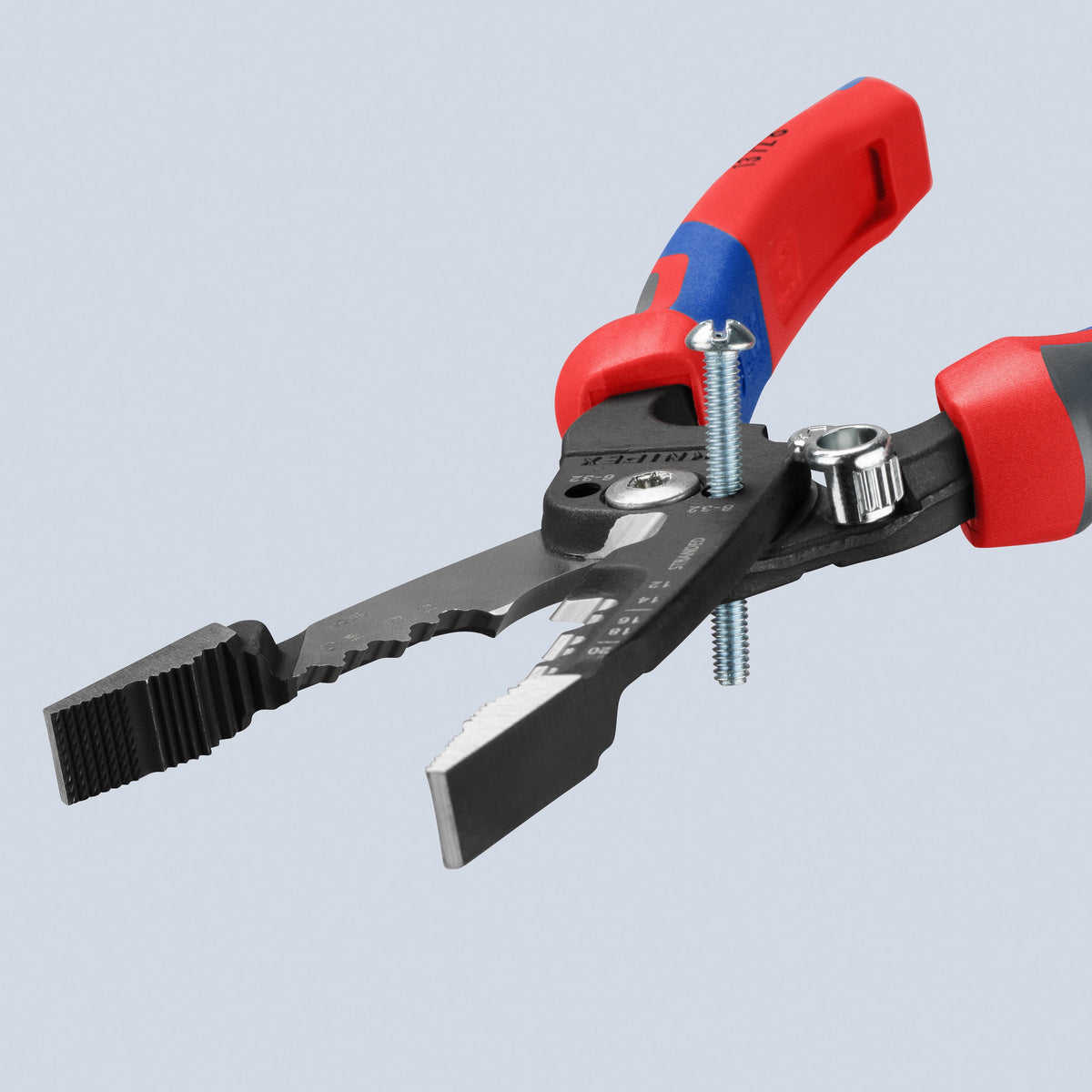 KNIPEX 13 72 8 Forged Wire Stripper cleanly shearing a threaded 8-32 screw without damaging threads.