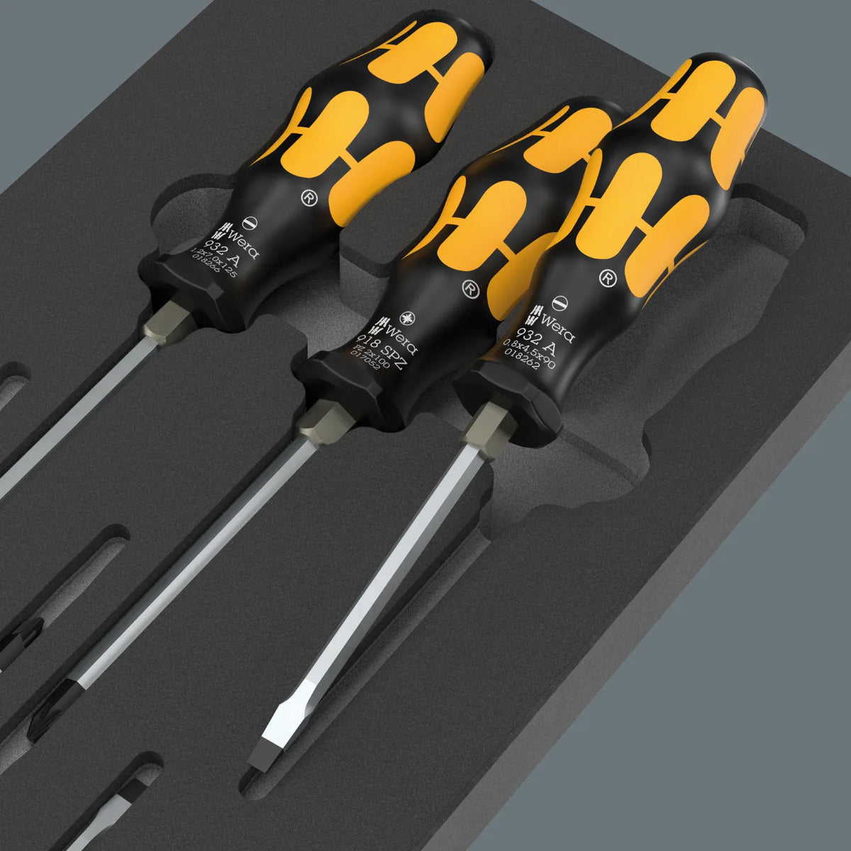 Close-up view of Wera Kraftform Series 900 Pozidriv and Slotted chiseldrivers organized inside a two-color shadow foam tray