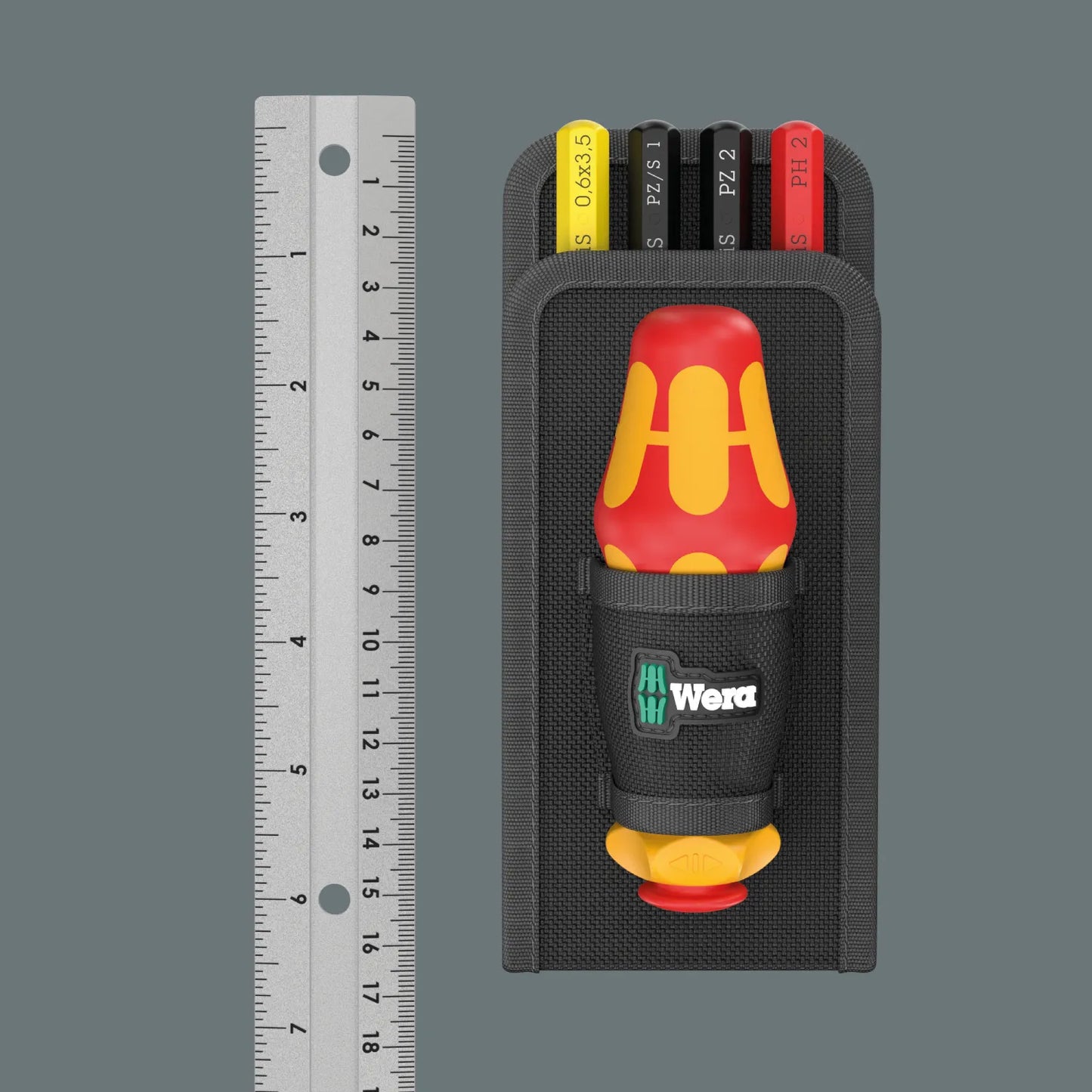 Dimensional scale comparison showing the compact size and height of the Wera Kraftform Kompakt VDE belt holster set.